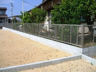 �l�l�Z��E�O�\�H���A�R���N���[�g�u���b�N�ς݁A�����A�t�F���X�H��