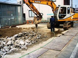 �K�\�����X�^���h�R���N���[�g�y�ԃA�C�����ς���󂵍H��