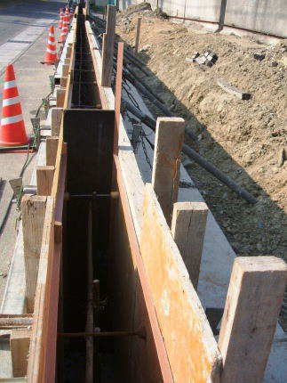 ��Ɨl�O�\�R���N���[�g�i�ǁA�S�؁A�^�g�g���H��